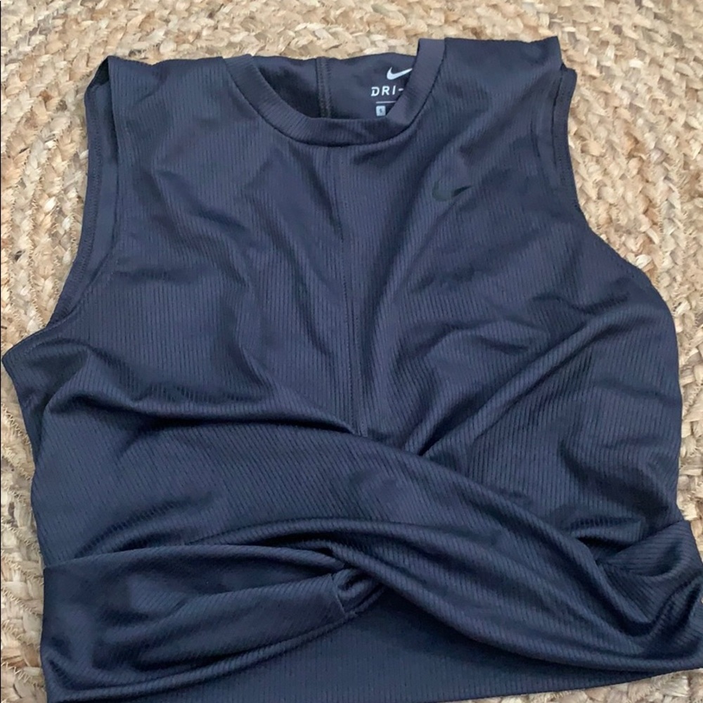 Nike Sri fit crop top